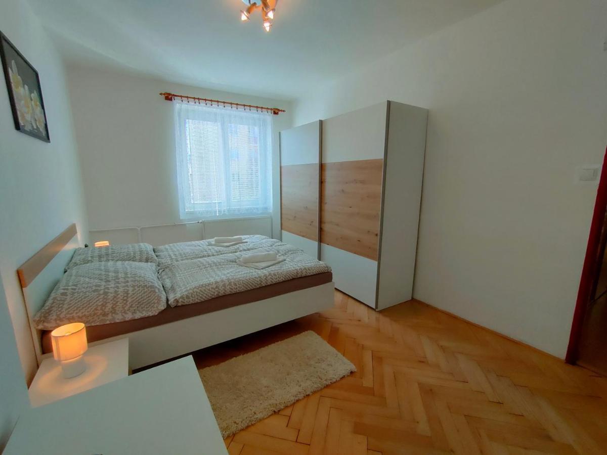 2-Iz. Byt V Tichej Lokalite S Bezplatnym Parkovanim Liptovsky Hradok Exterior photo