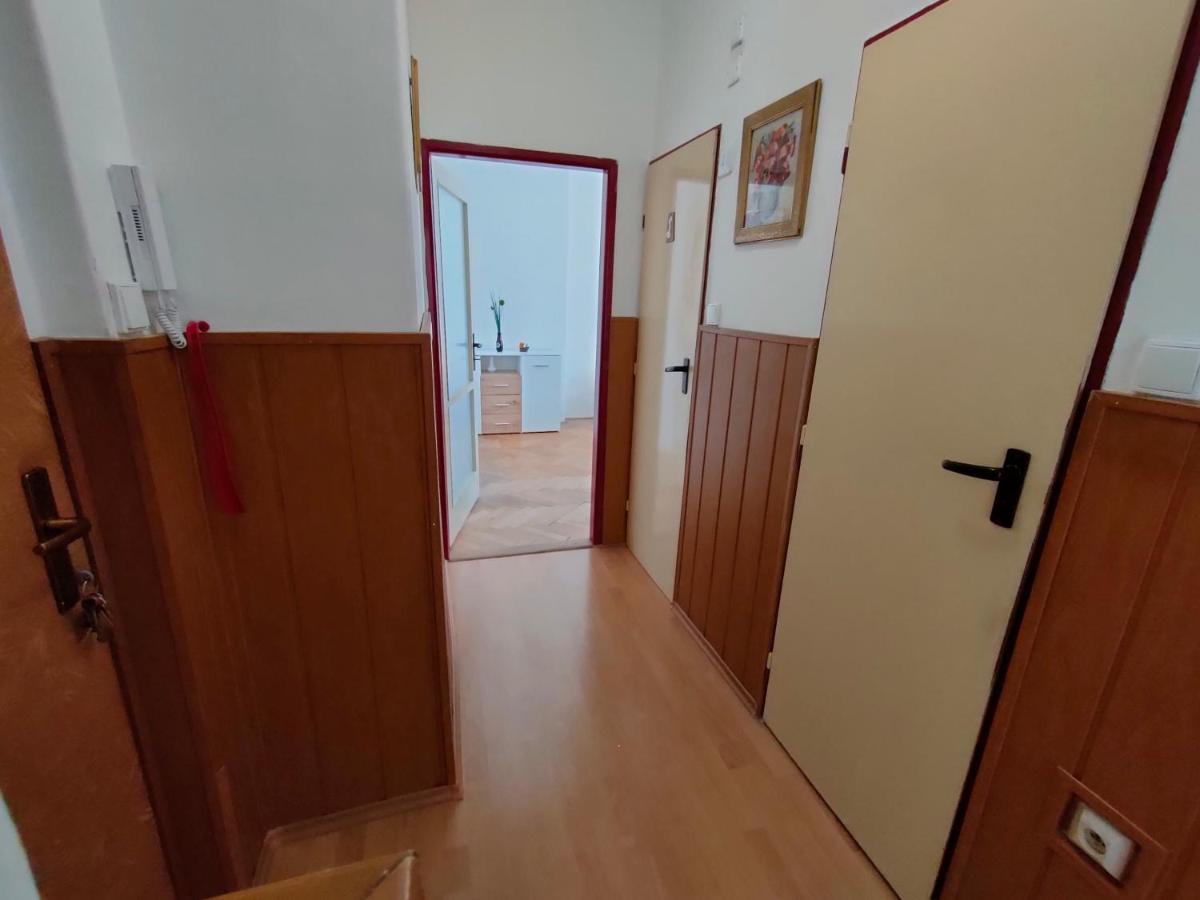 2-Iz. Byt V Tichej Lokalite S Bezplatnym Parkovanim Liptovsky Hradok Exterior photo