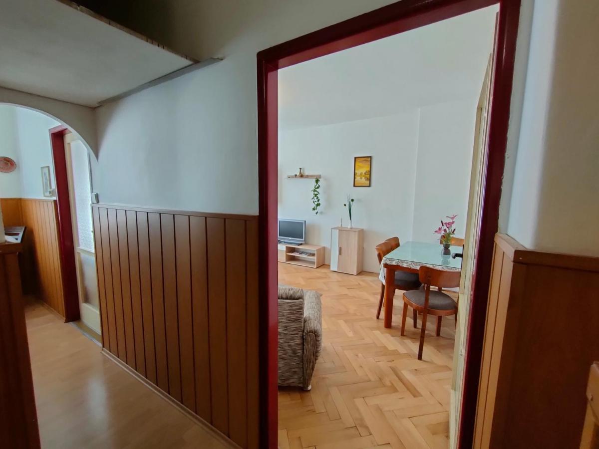 2-Iz. Byt V Tichej Lokalite S Bezplatnym Parkovanim Liptovsky Hradok Exterior photo