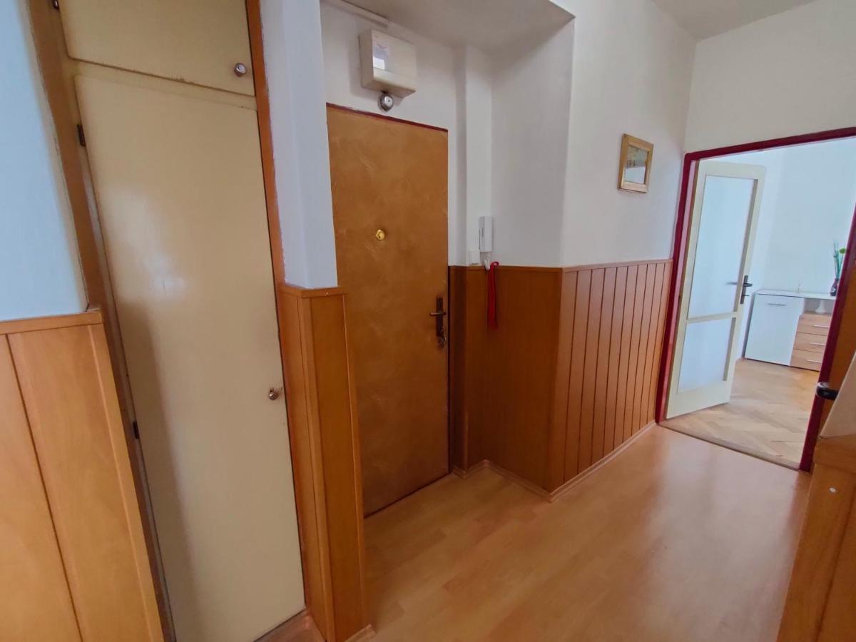 2-Iz. Byt V Tichej Lokalite S Bezplatnym Parkovanim Liptovsky Hradok Exterior photo